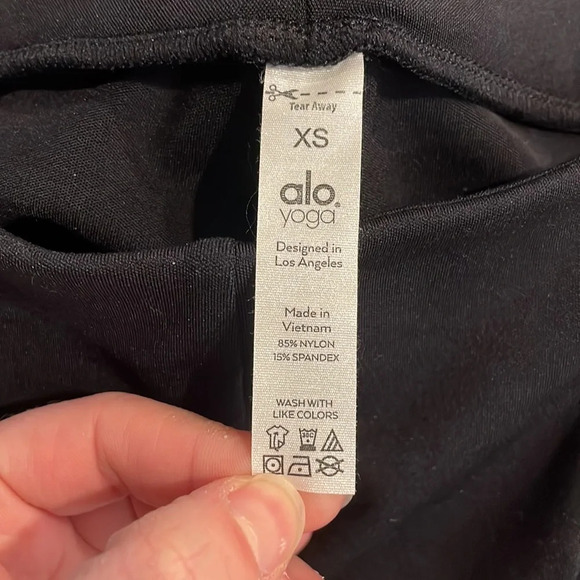 ALO Airbrush High-Waist Kick Back Flutter Legging Small - Picture 3 of 10